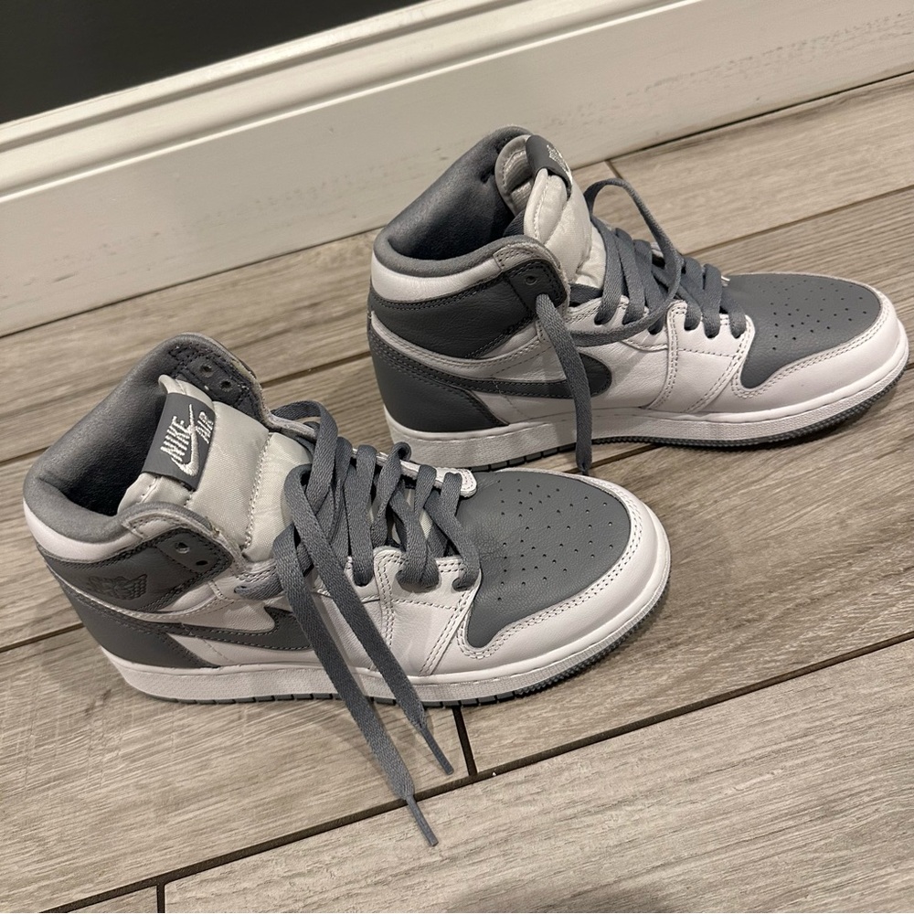 NIKE AIR Dunk high GRAY & WHITE high tops size 6 big boys